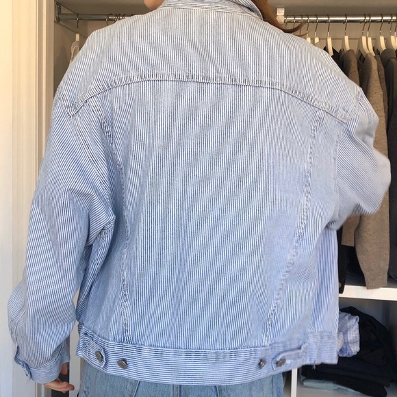 Vintage Guess Denim Jacket - Picture 2 of 4